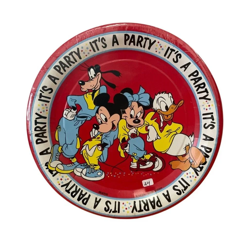 Vtg Beach Disney Mickey and Friends Birthday Party Plates 9 Inch Set of 8 New